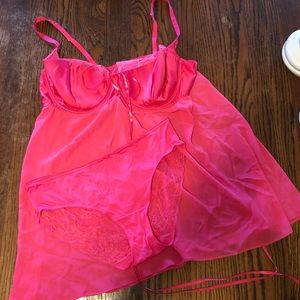 Cacique. Women’s nightie (size 22/24) with panty (size 14/16).